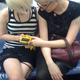 Illustration for article titled This Is How Two Girls Play Gameboy When They iReally/i Love Each Other